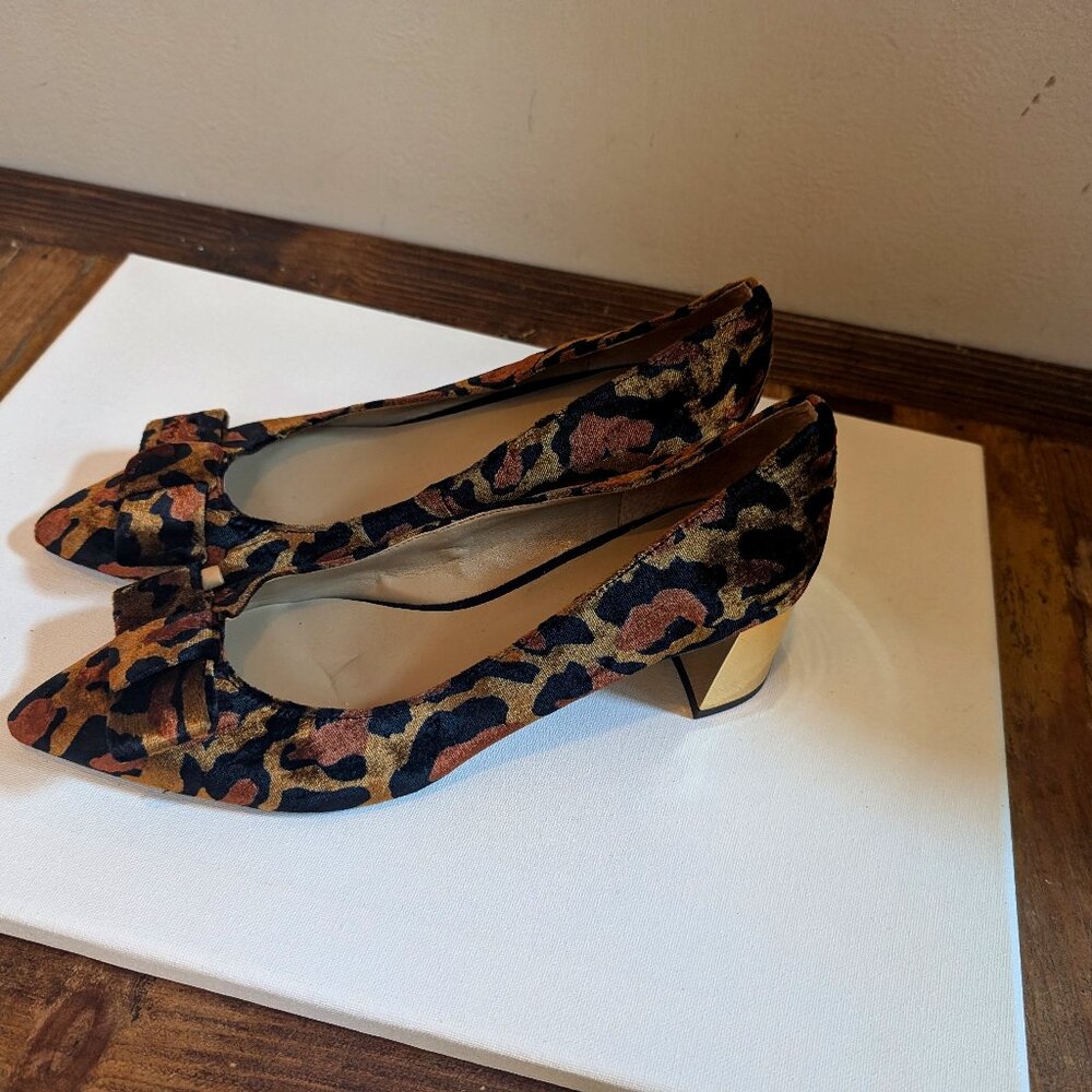 NWOT Ann Taylor Animal Print Pumps